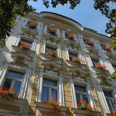 Adria Hotel 4*